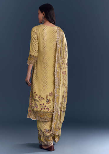 Yellow Crepe Kurta Set With Indie Print And Zari Work