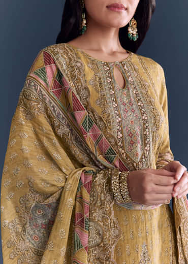 Yellow Crepe Kurta Set With Indie Print And Zari Embroidery