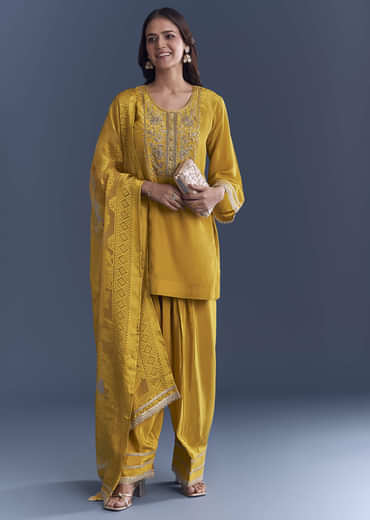Yellow Crepe Kurta Set With Zardosi Work And Farzi Pants