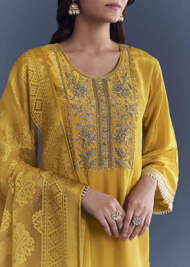 Yellow Crepe Kurta Set With Zardosi Work And Farzi Pants