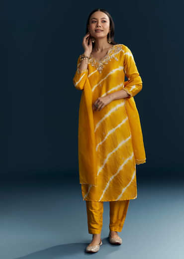 Yellow Silk Kurta Set With Leheriya Print And Embroidery