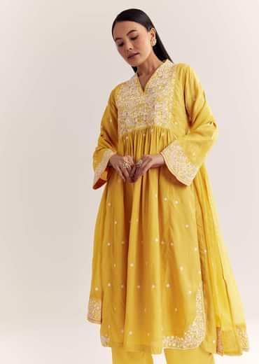 Yellow Silk Kurta Set With Thread Work And Organza Dupatta