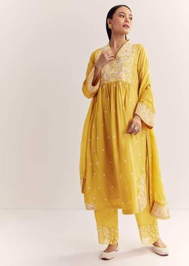 Yellow Silk Kurta Set With Thread Work And Organza Dupatta