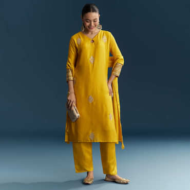 Yellow Silk Kurta Set With Gotta Work
